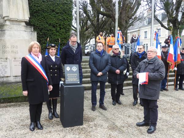 The unveiling of the plaque by the authorities, the family, J.P. Dauger the initiator of the ceremony and M. Chamblanc school friend of Michel Vaugelade